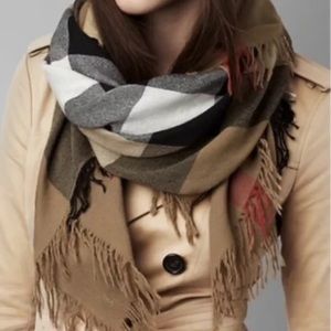 Authentic BURBERRY Woman Brown Check Extra Fine Merino Wool Square Scarf